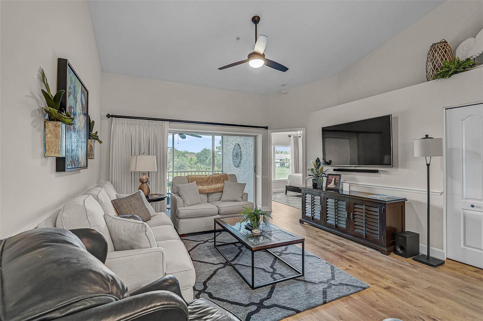 Image 12 of 38 For 5240 Hyland Hills Avenue 1425