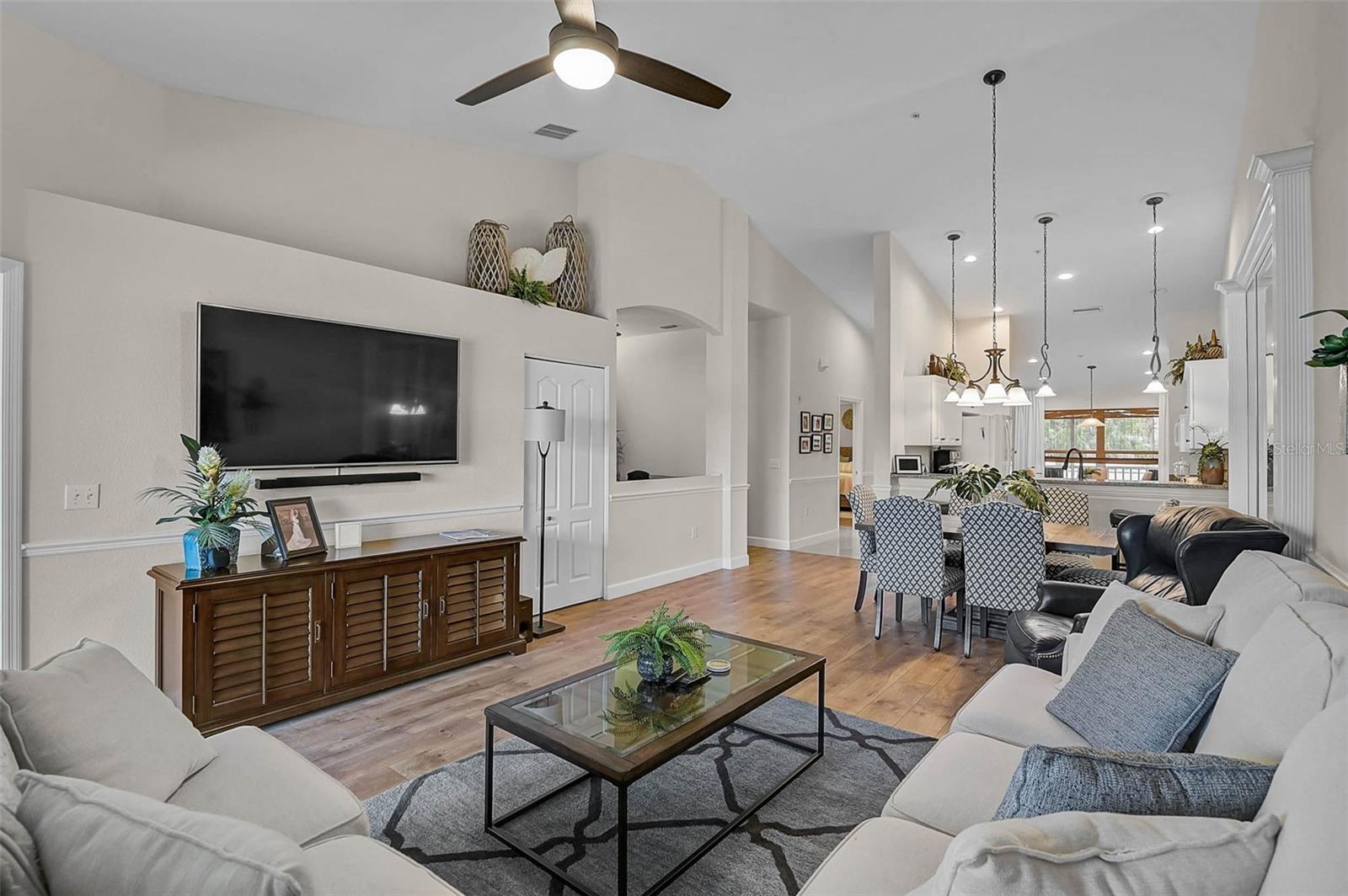 Image 15 of 38 For 5240 Hyland Hills Avenue 1425