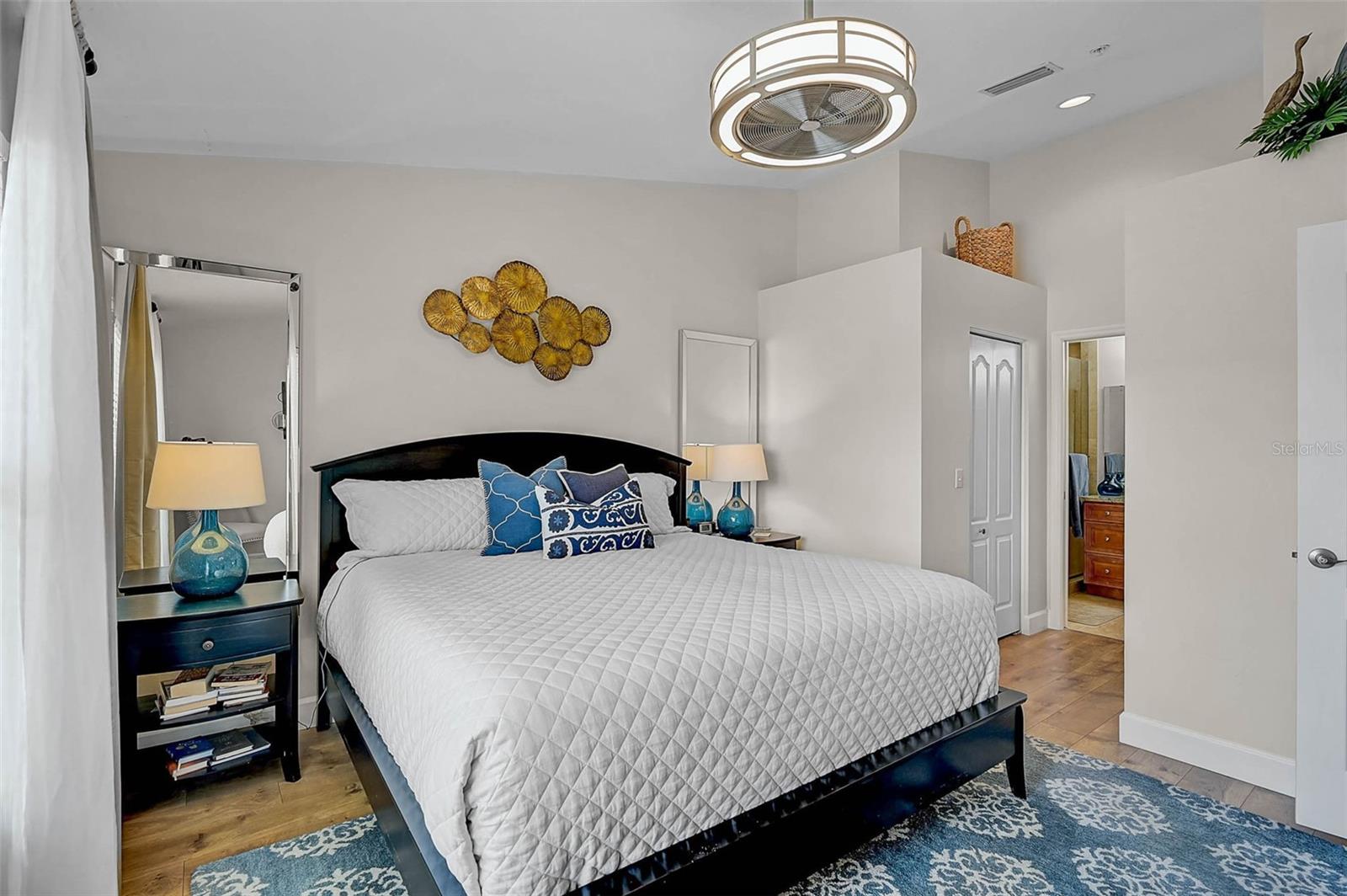 Image 21 of 38 For 5240 Hyland Hills Avenue 1425