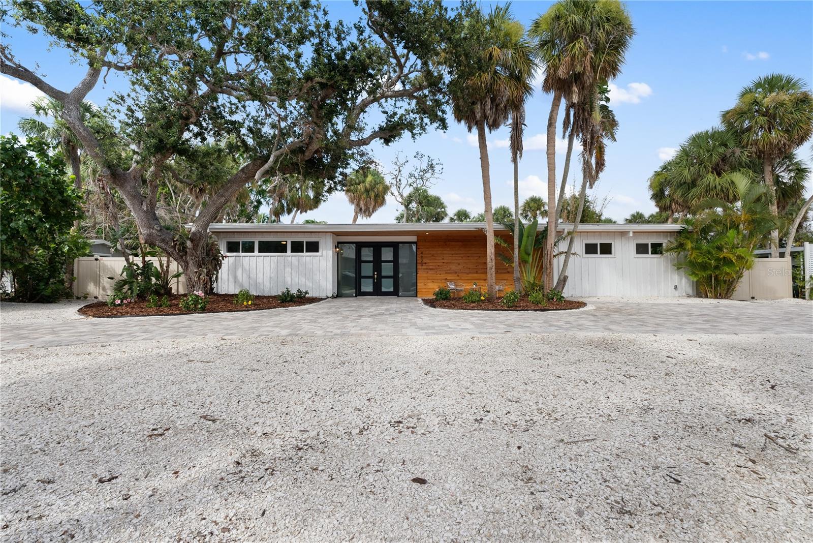 Image 37 of 45 For 4879 Commonwealth Drive