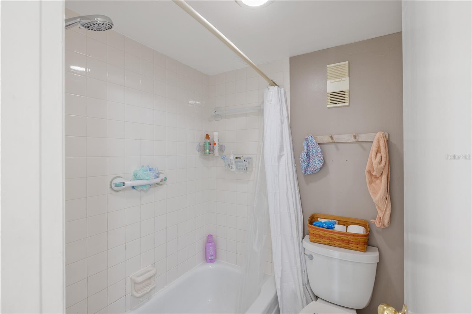 Image 17 of 44 For 618 Bird Bay Drive S 118