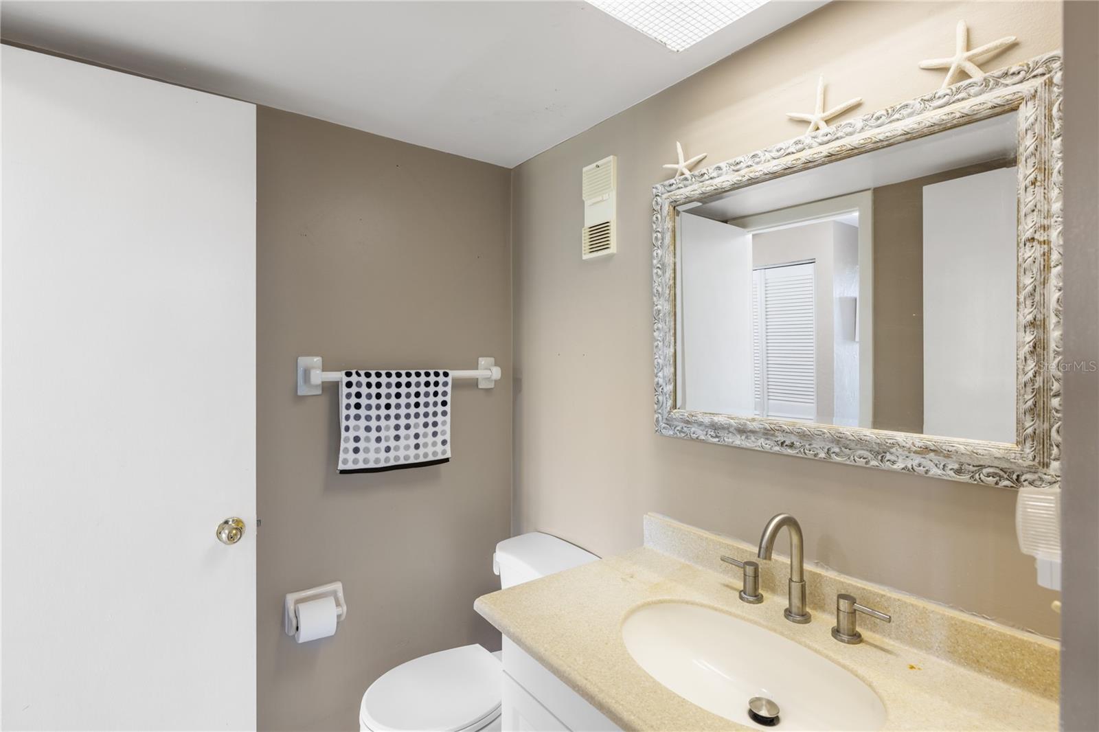 Image 18 of 44 For 618 Bird Bay Drive S 118