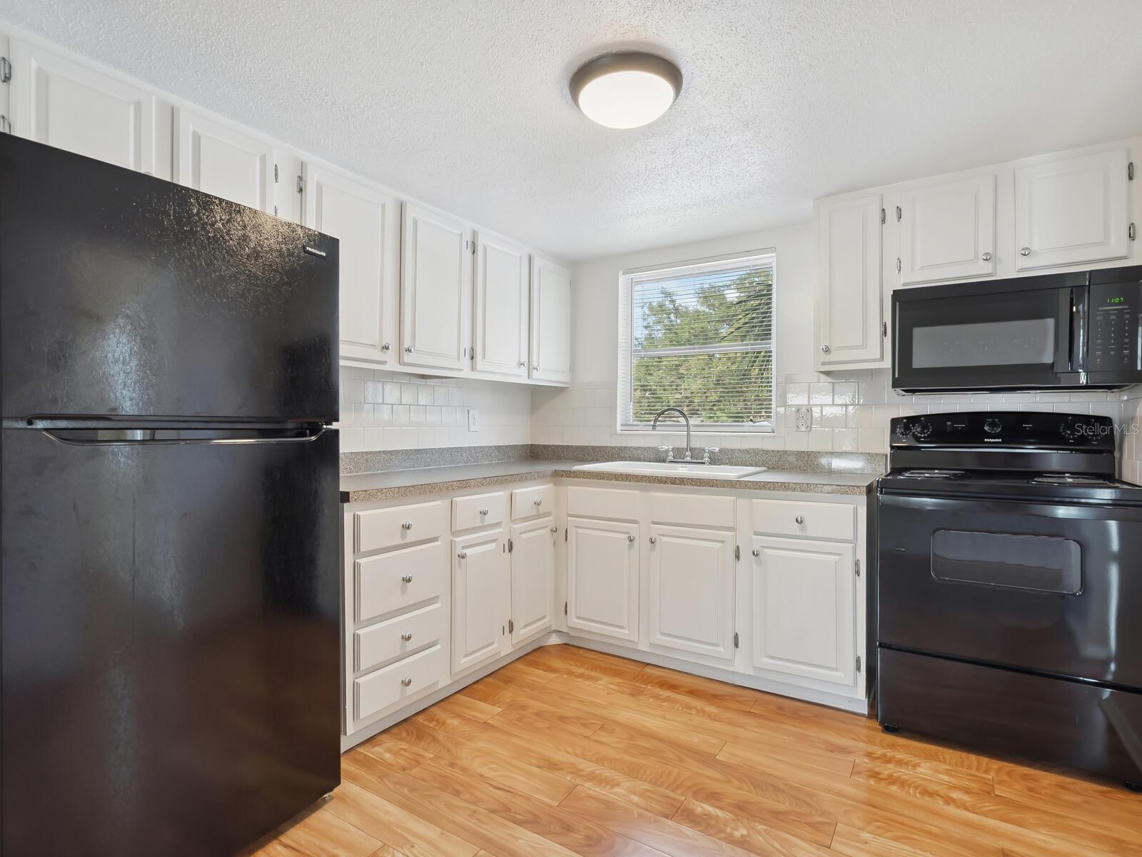 Image 13 of 33 For 2423 Flamingo Boulevard K29