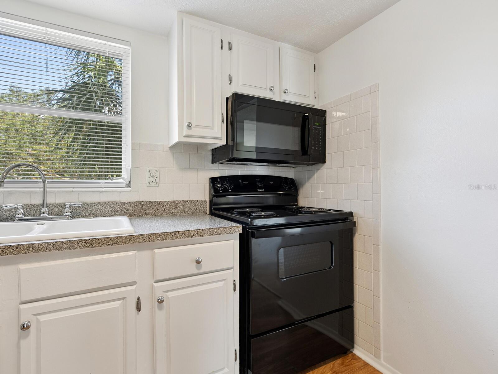 Image 14 of 33 For 2423 Flamingo Boulevard K29