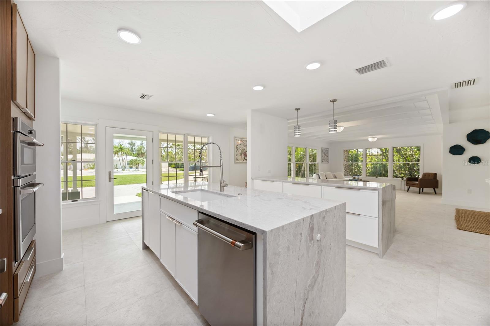 Image 13 of 55 For 311 Island Circle