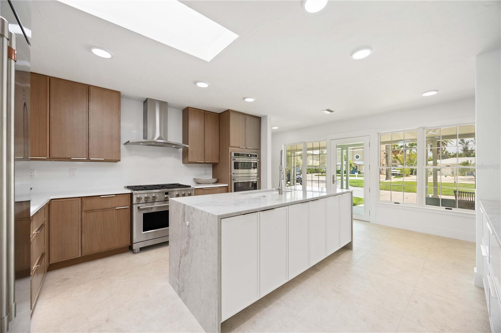 Image 14 of 55 For 311 Island Circle