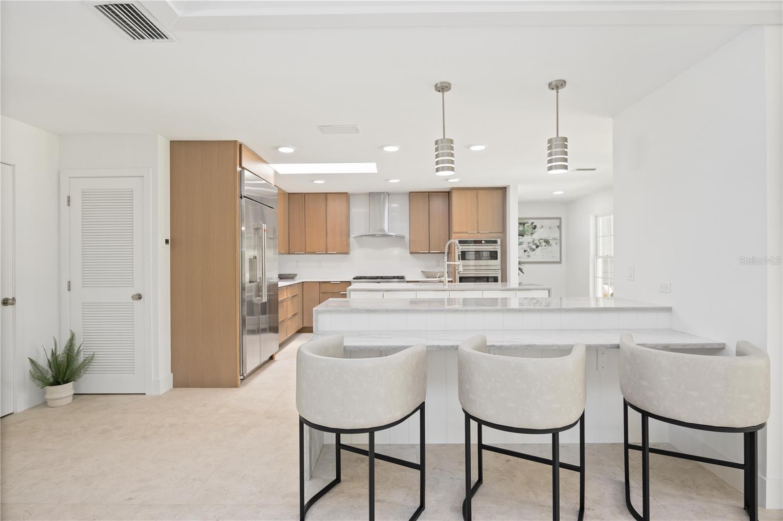 Image 16 of 55 For 311 Island Circle