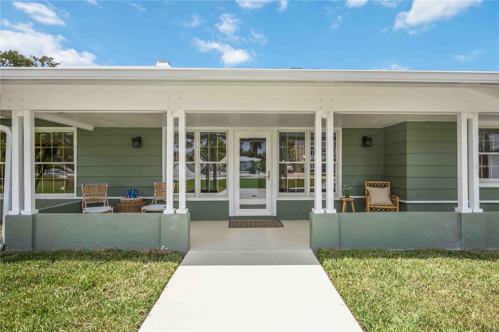 Image 4 of 55 For 311 Island Circle