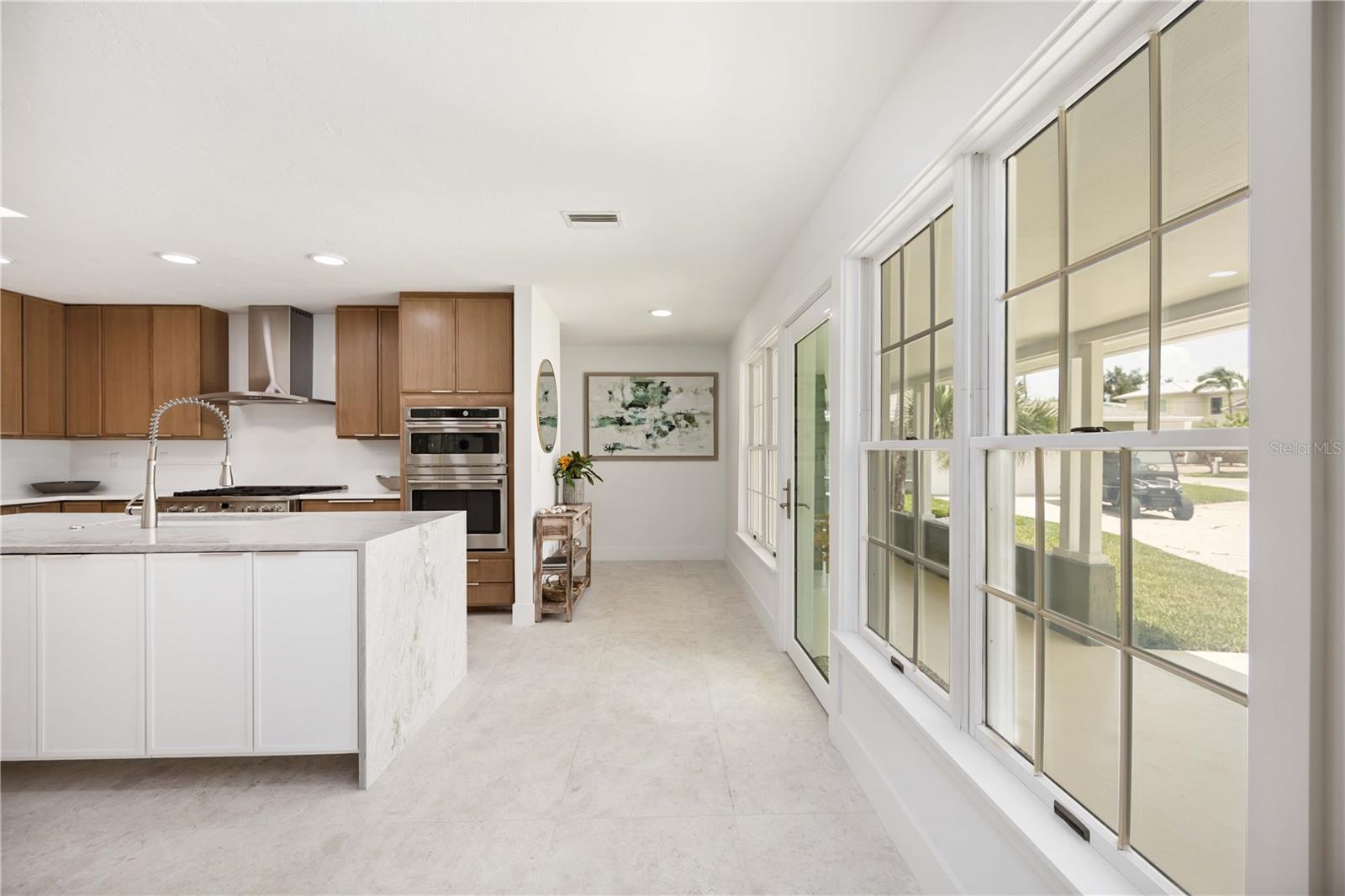 Image 9 of 55 For 311 Island Circle