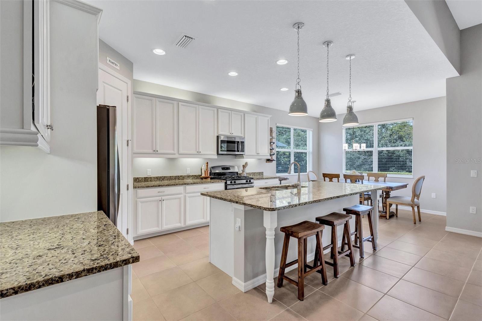 Image 18 of 73 For 11919 Goldenrod Avenue