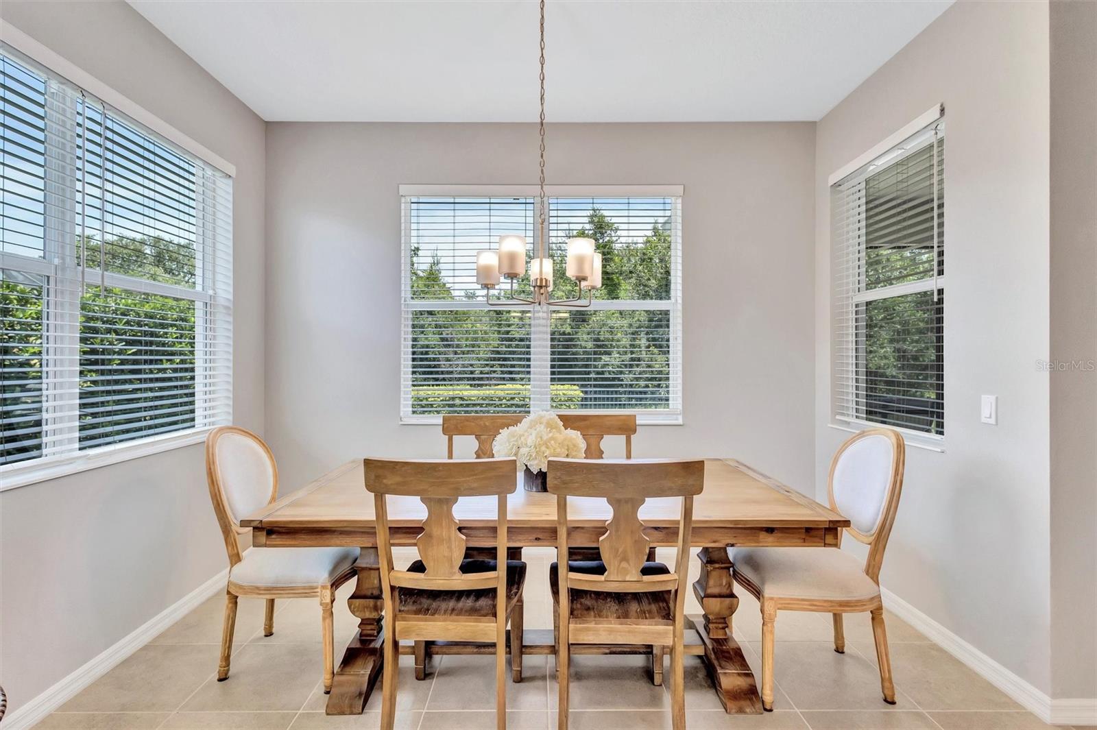 Image 19 of 73 For 11919 Goldenrod Avenue