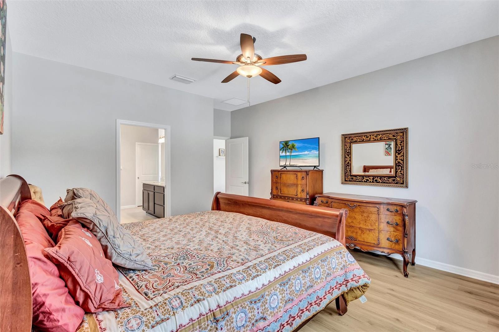 Image 24 of 73 For 11919 Goldenrod Avenue