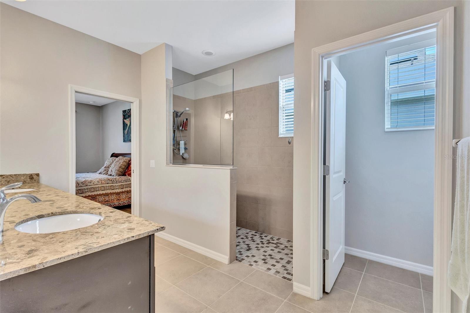 Image 25 of 73 For 11919 Goldenrod Avenue