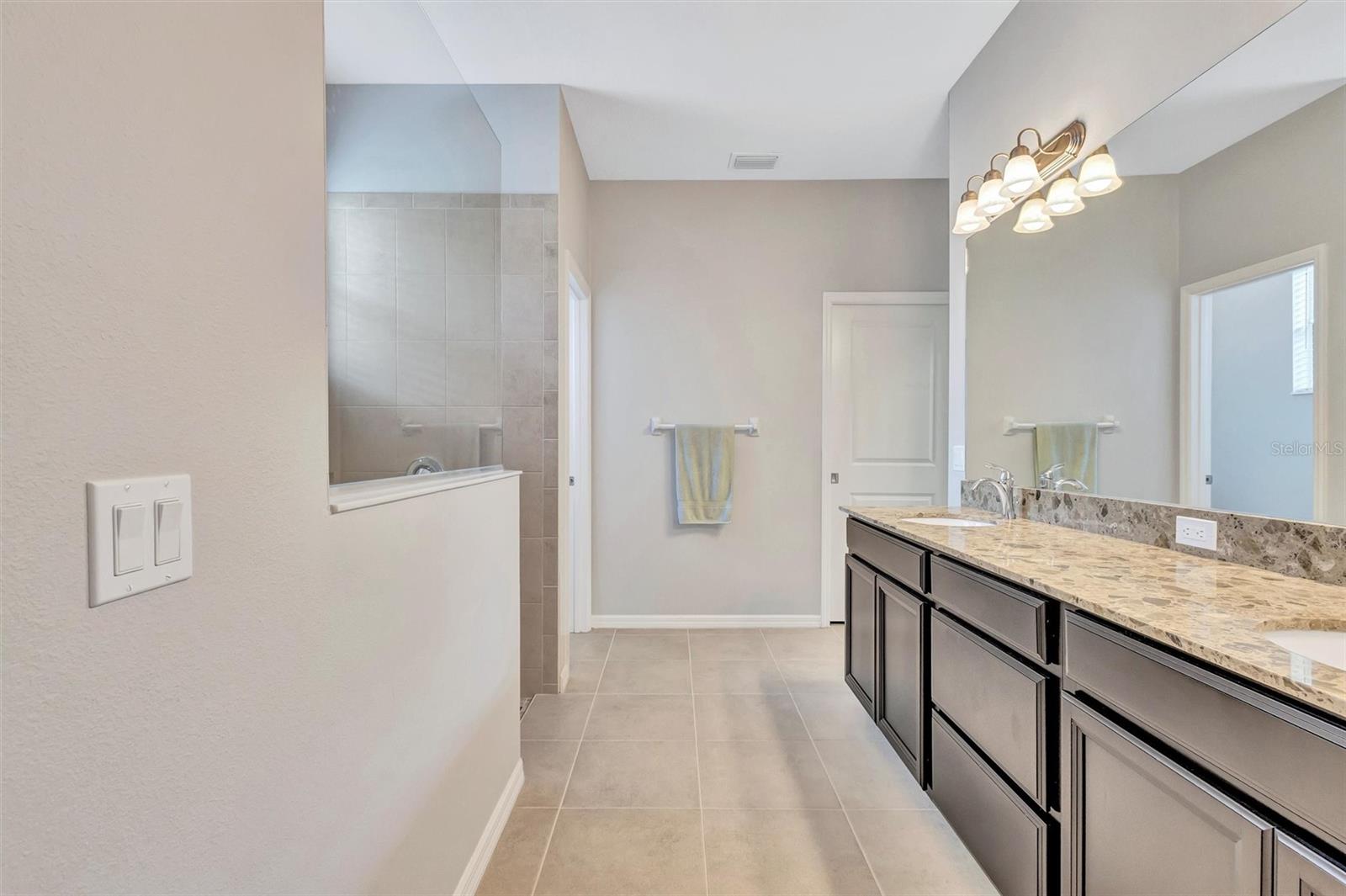 Image 26 of 73 For 11919 Goldenrod Avenue