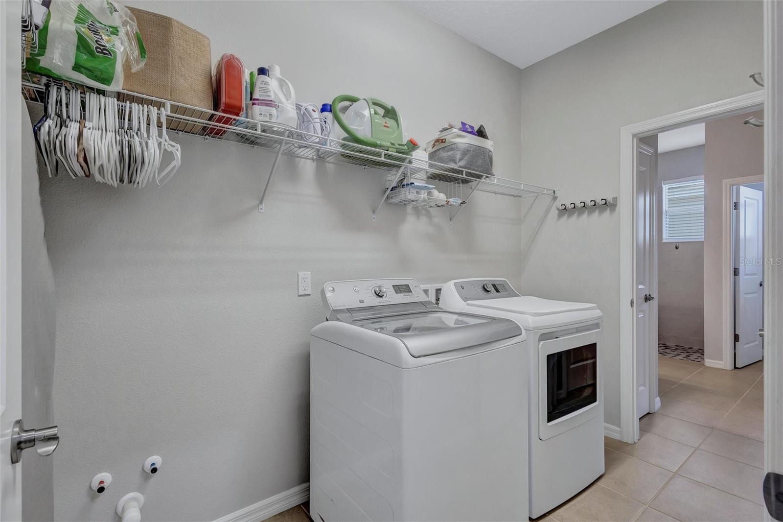 Image 28 of 73 For 11919 Goldenrod Avenue