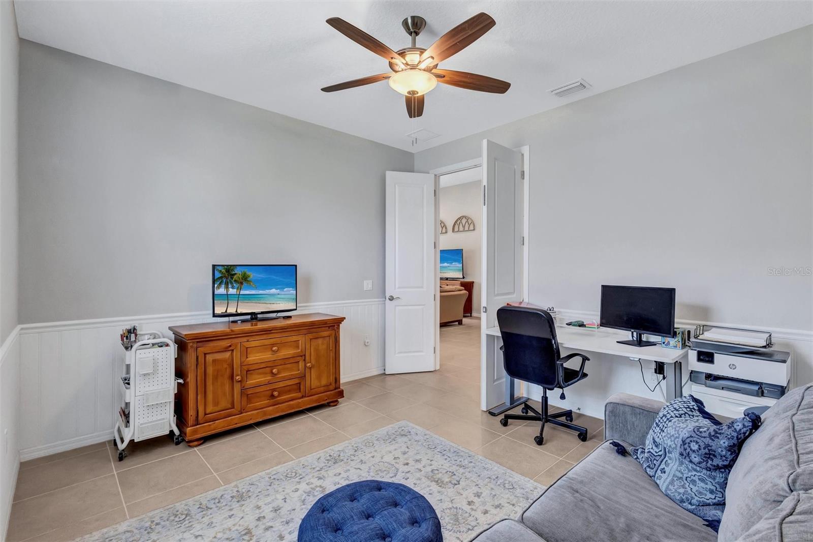 Image 33 of 73 For 11919 Goldenrod Avenue