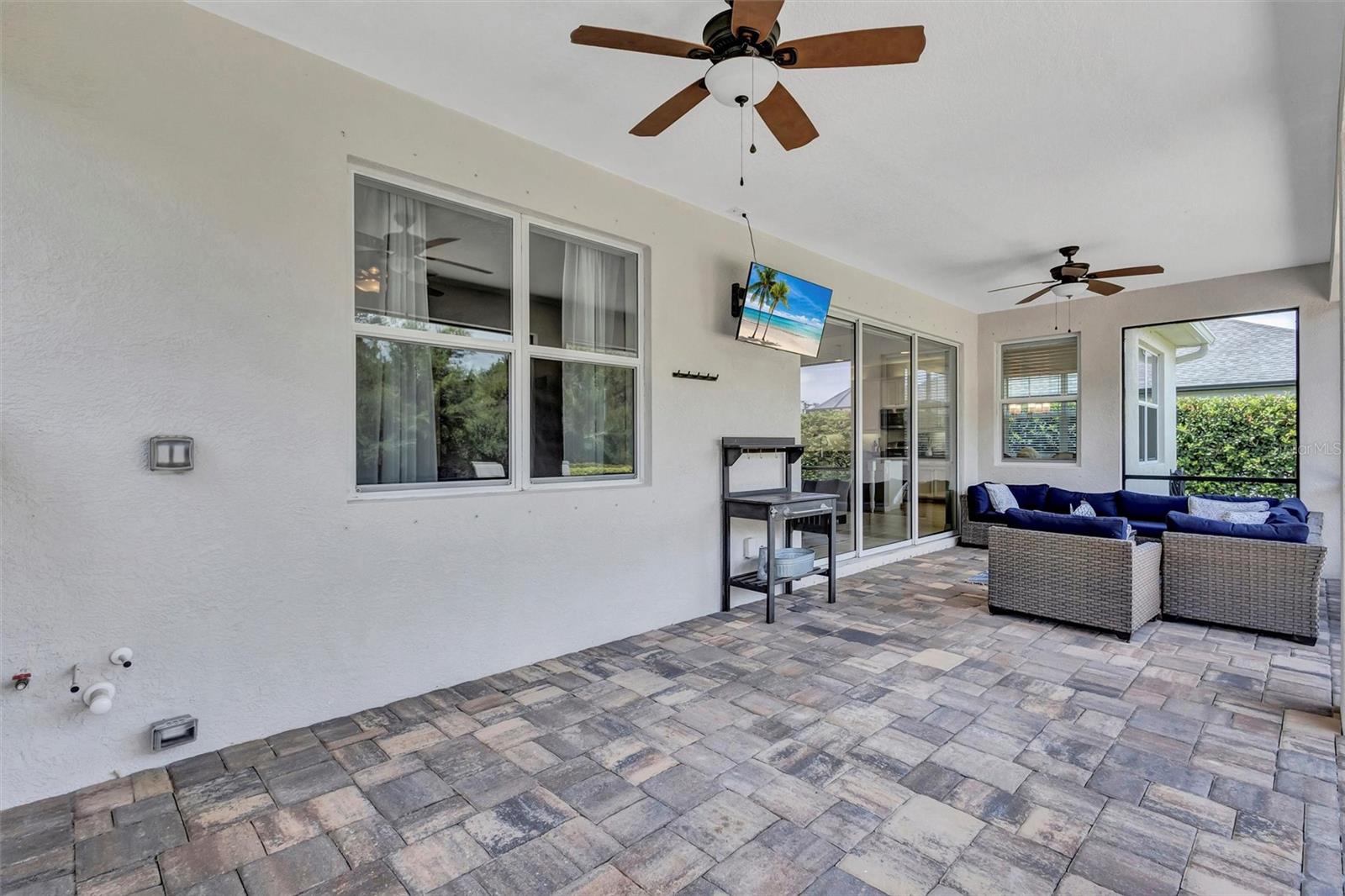 Image 6 of 73 For 11919 Goldenrod Avenue