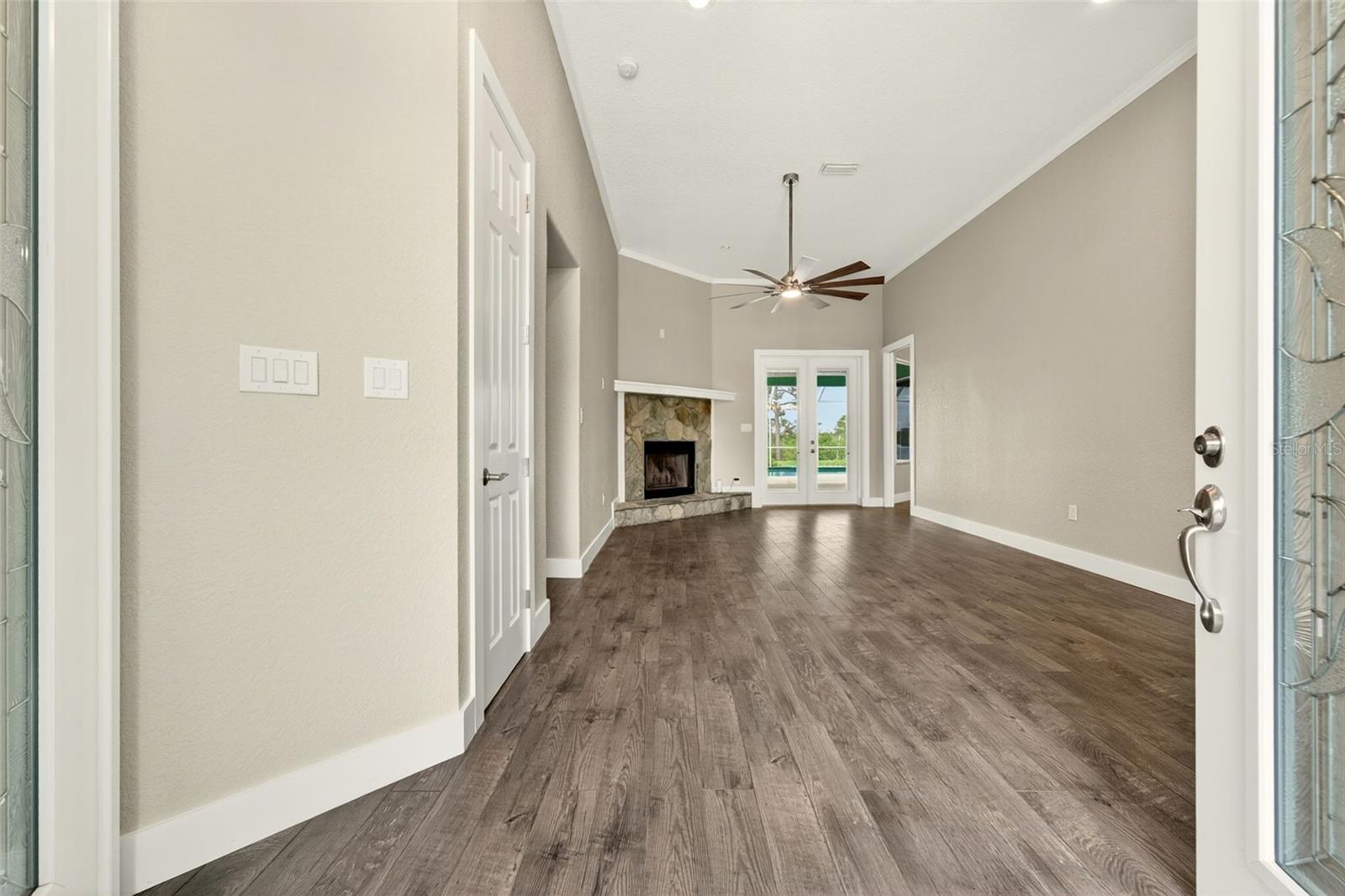 Image 12 of 100 For 2555 Pear Street
