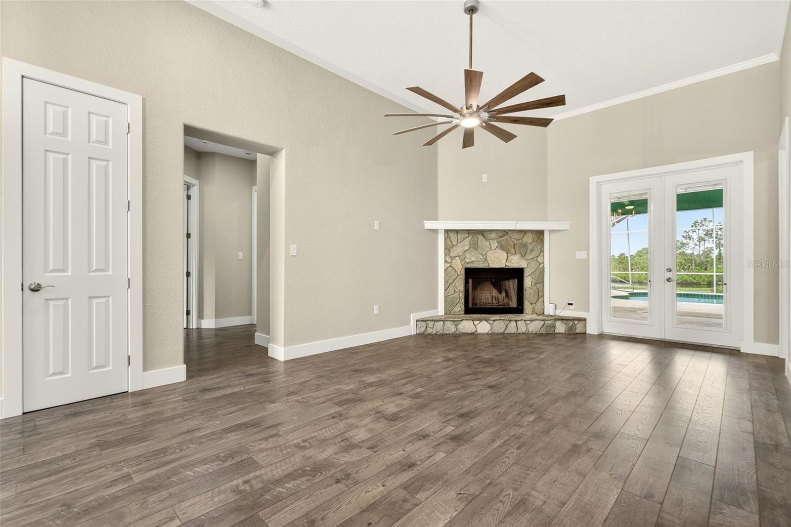 Image 15 of 100 For 2555 Pear Street
