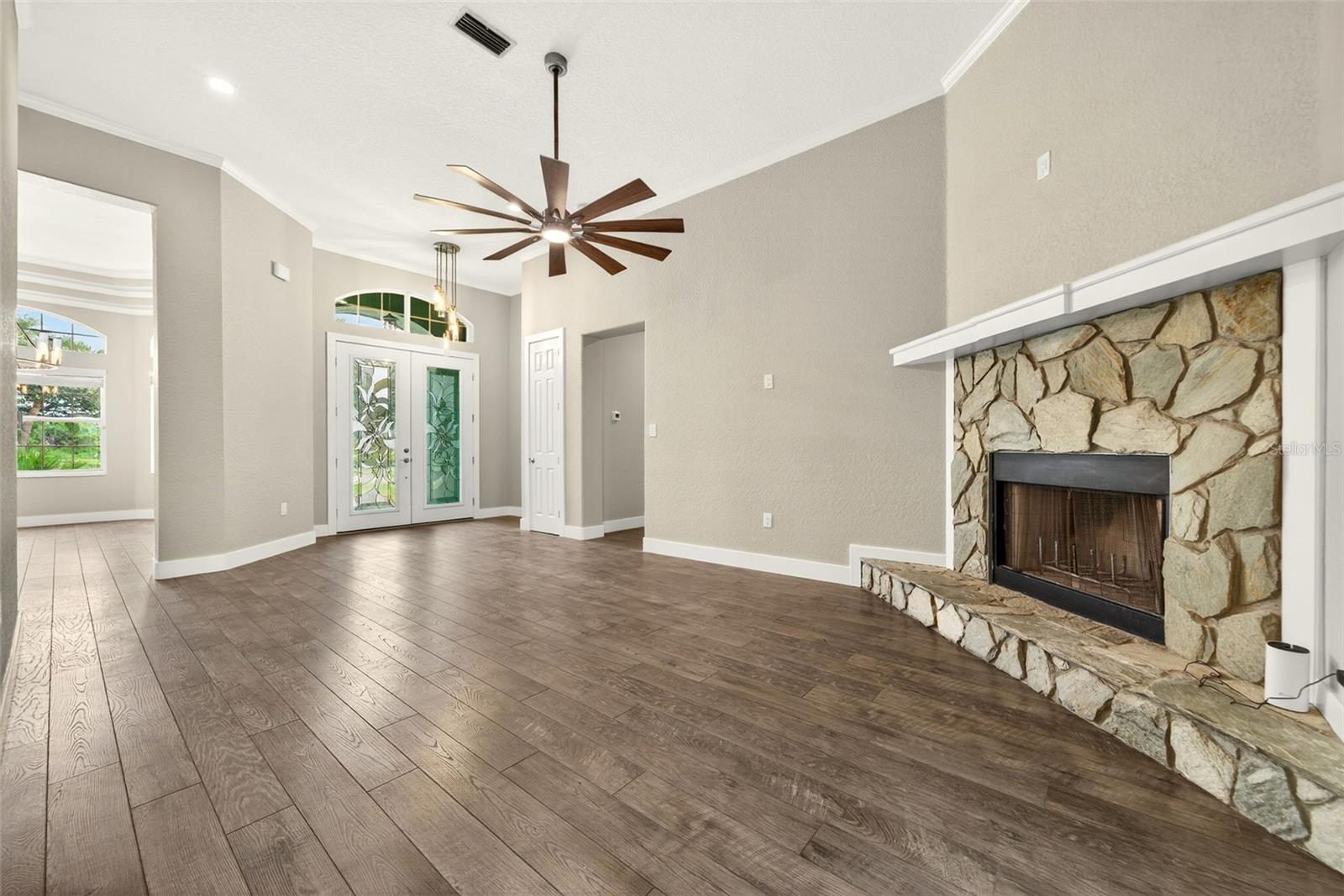 Image 17 of 100 For 2555 Pear Street