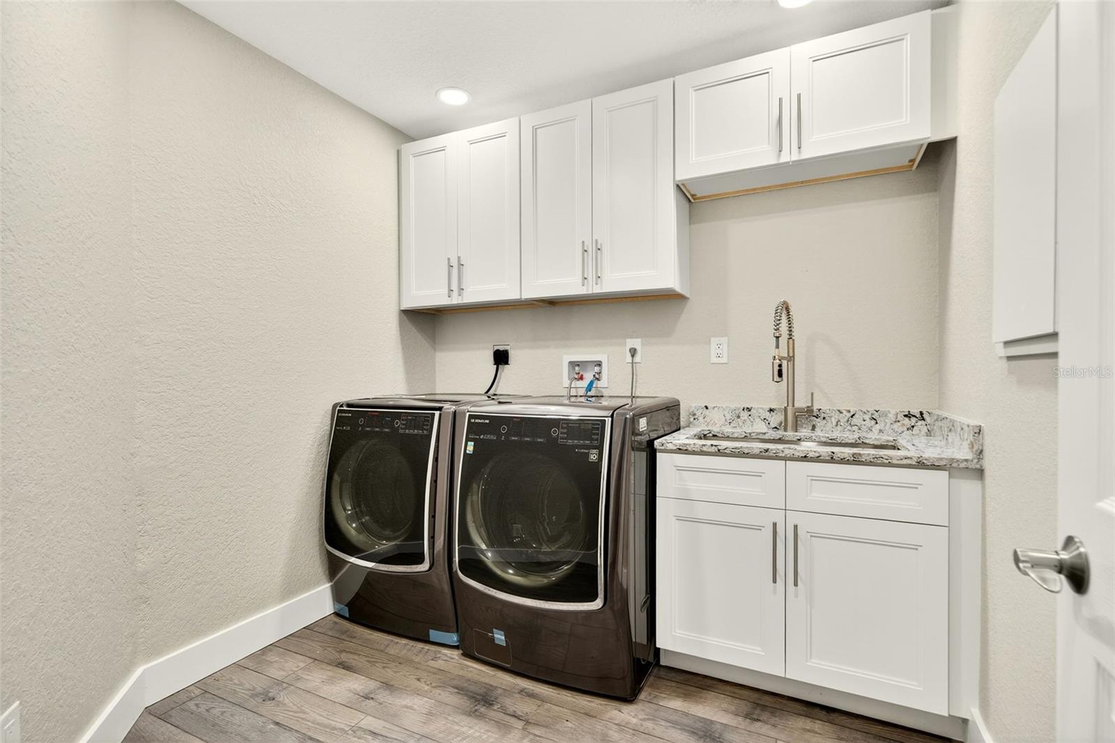 Image 63 of 100 For 2555 Pear Street