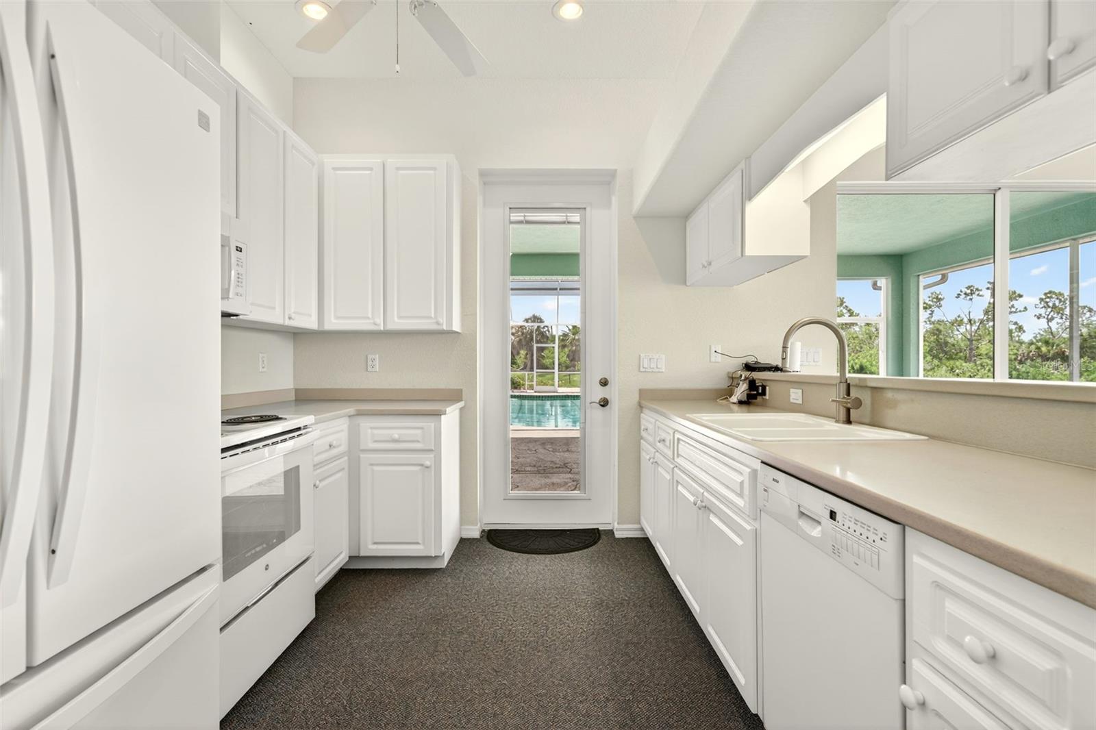 Image 76 of 100 For 2555 Pear Street