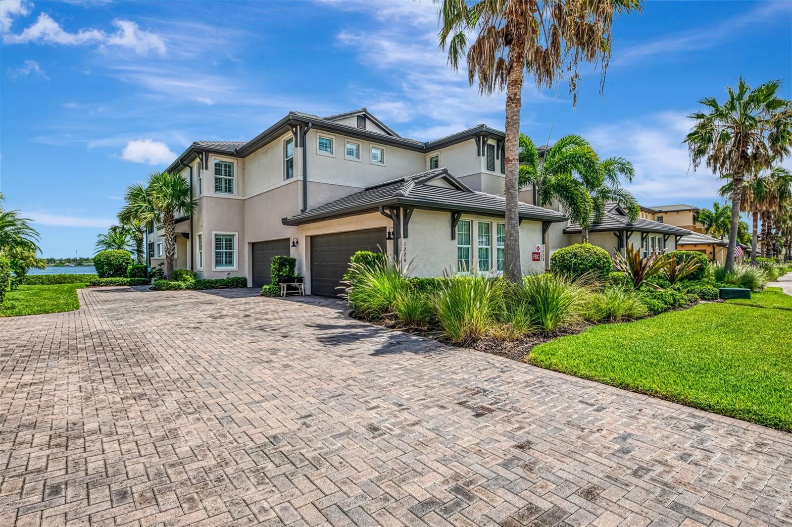 Image 4 of 77 For 1226 Riverscape Street