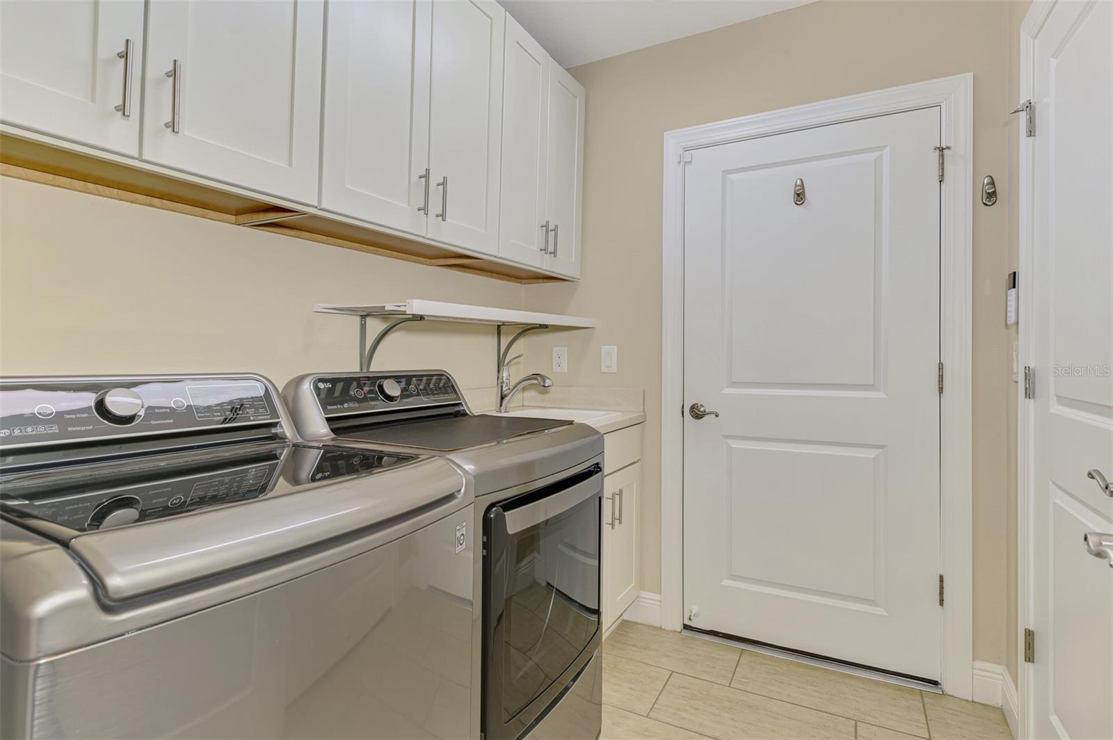 Image 46 of 77 For 1226 Riverscape Street