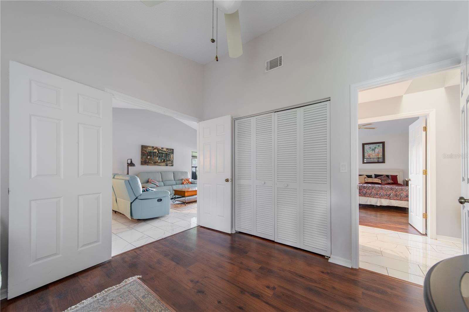Image 14 of 37 For 234 Southampton Lane 260