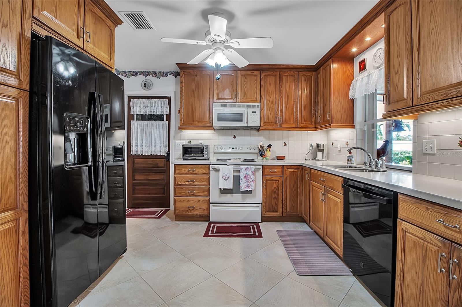 Image 19 of 46 For 1907 76th St Nw