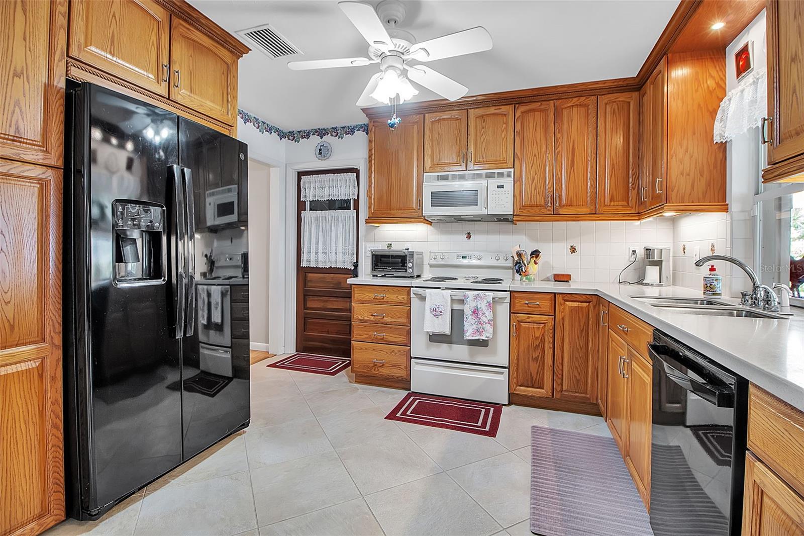 Image 20 of 46 For 1907 76th St Nw