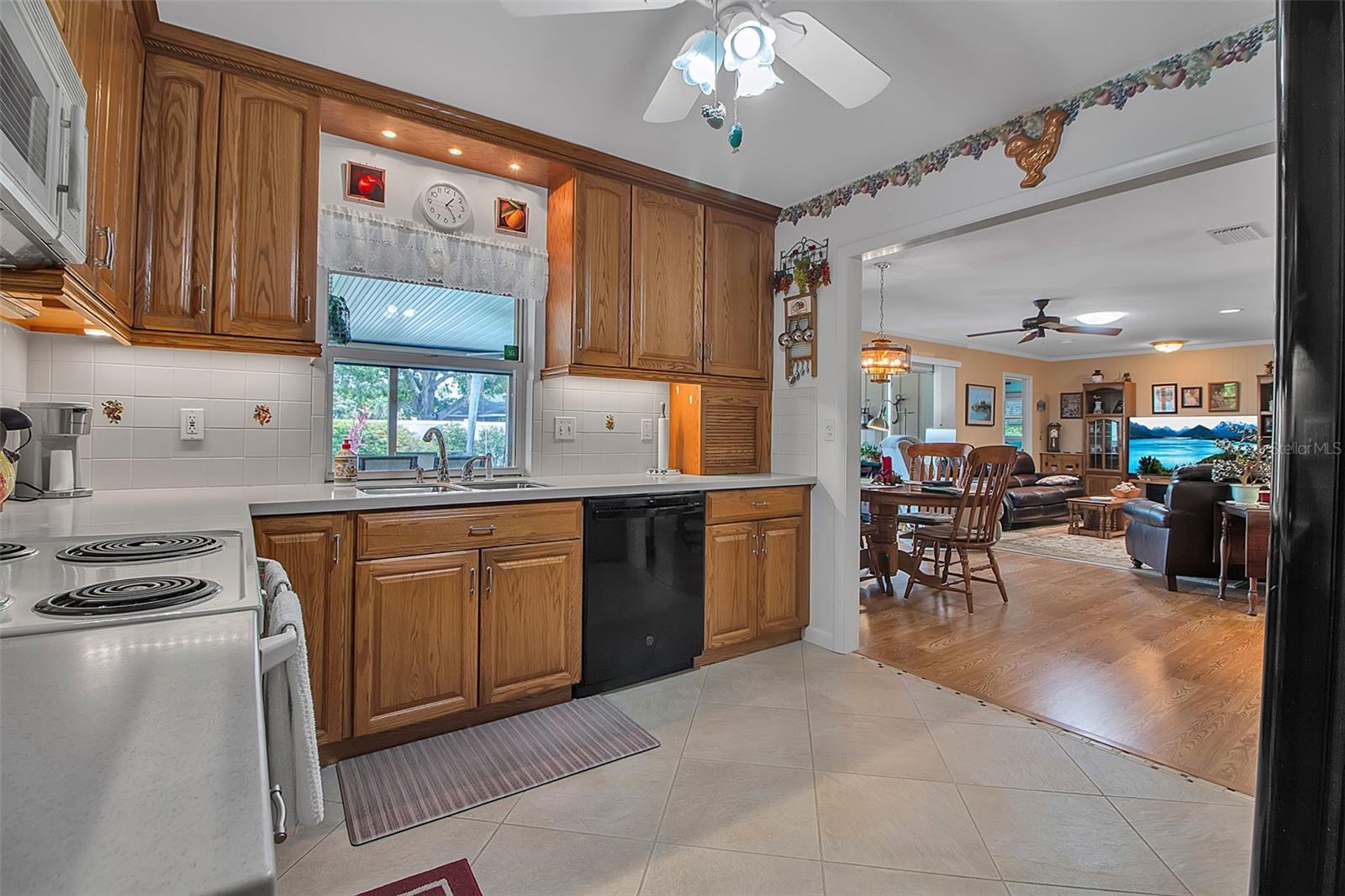 Image 21 of 46 For 1907 76th St Nw