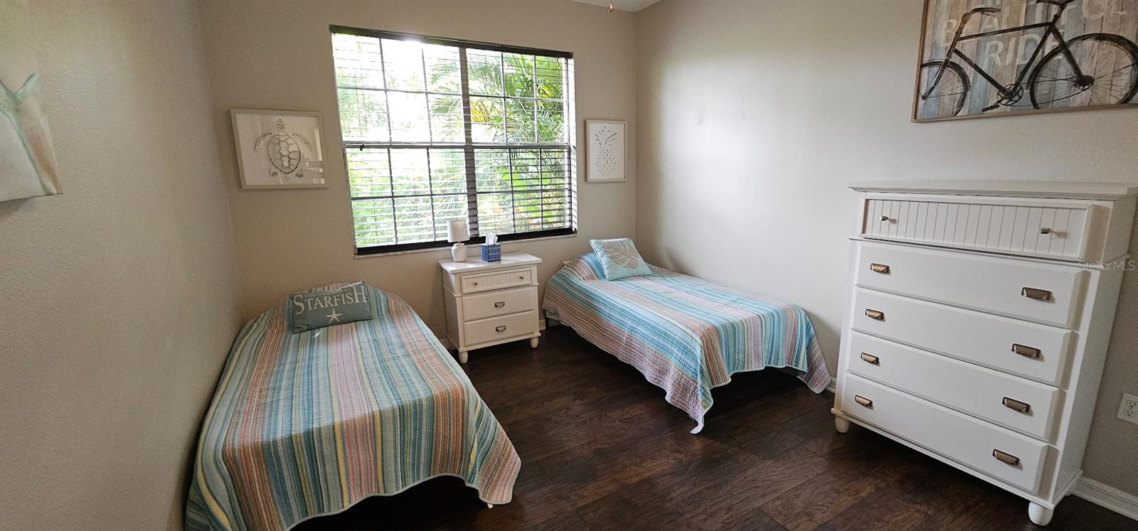 Image 15 of 26 For 8355 Glenrose Way 110