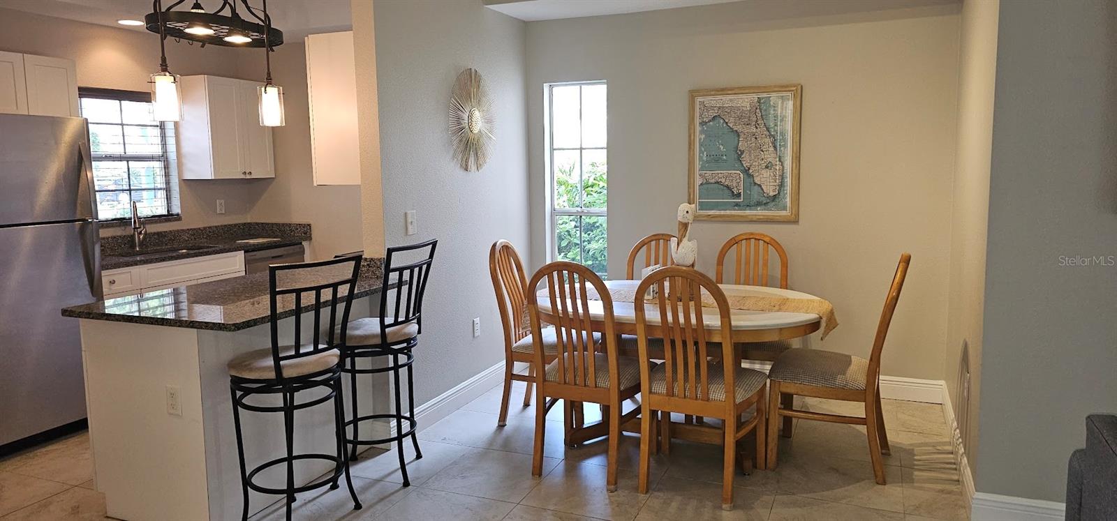 Image 6 of 26 For 8355 Glenrose Way 110