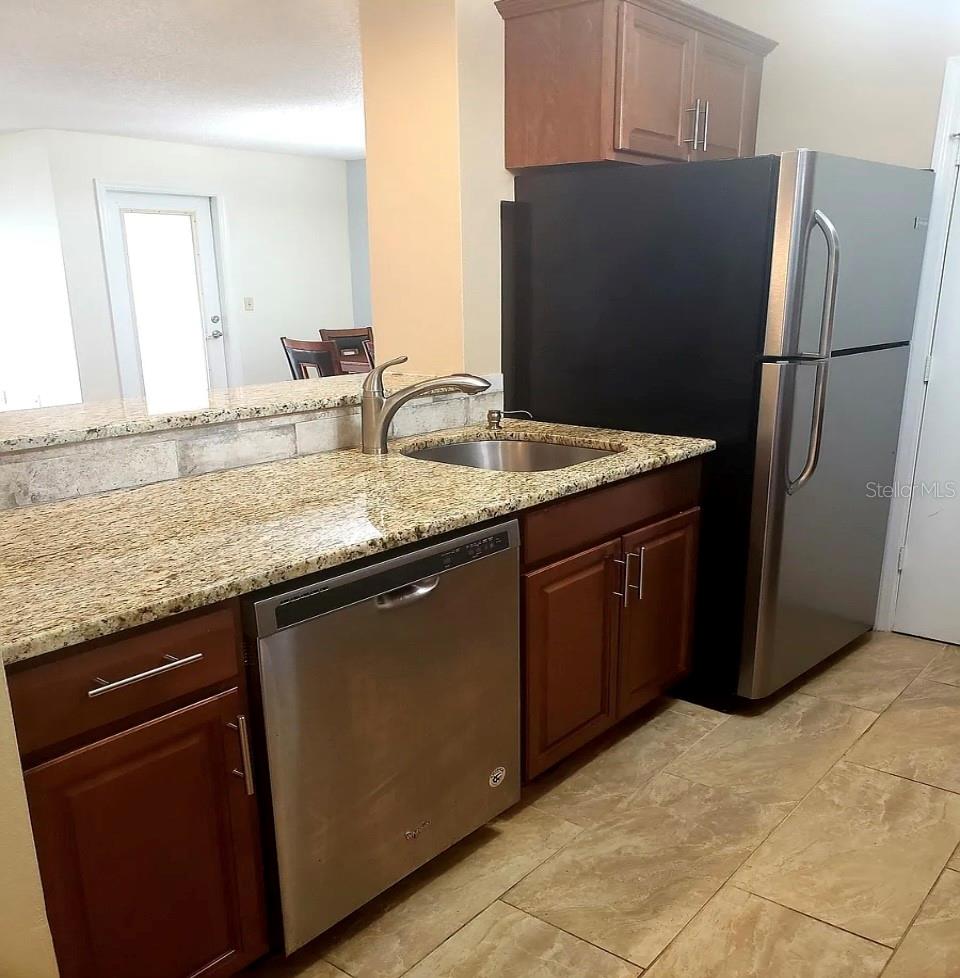 Image 2 of 15 For 11901 4th Street N 10202