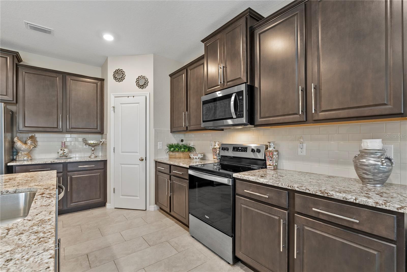 Image 16 of 43 For 5313 Halewood Court