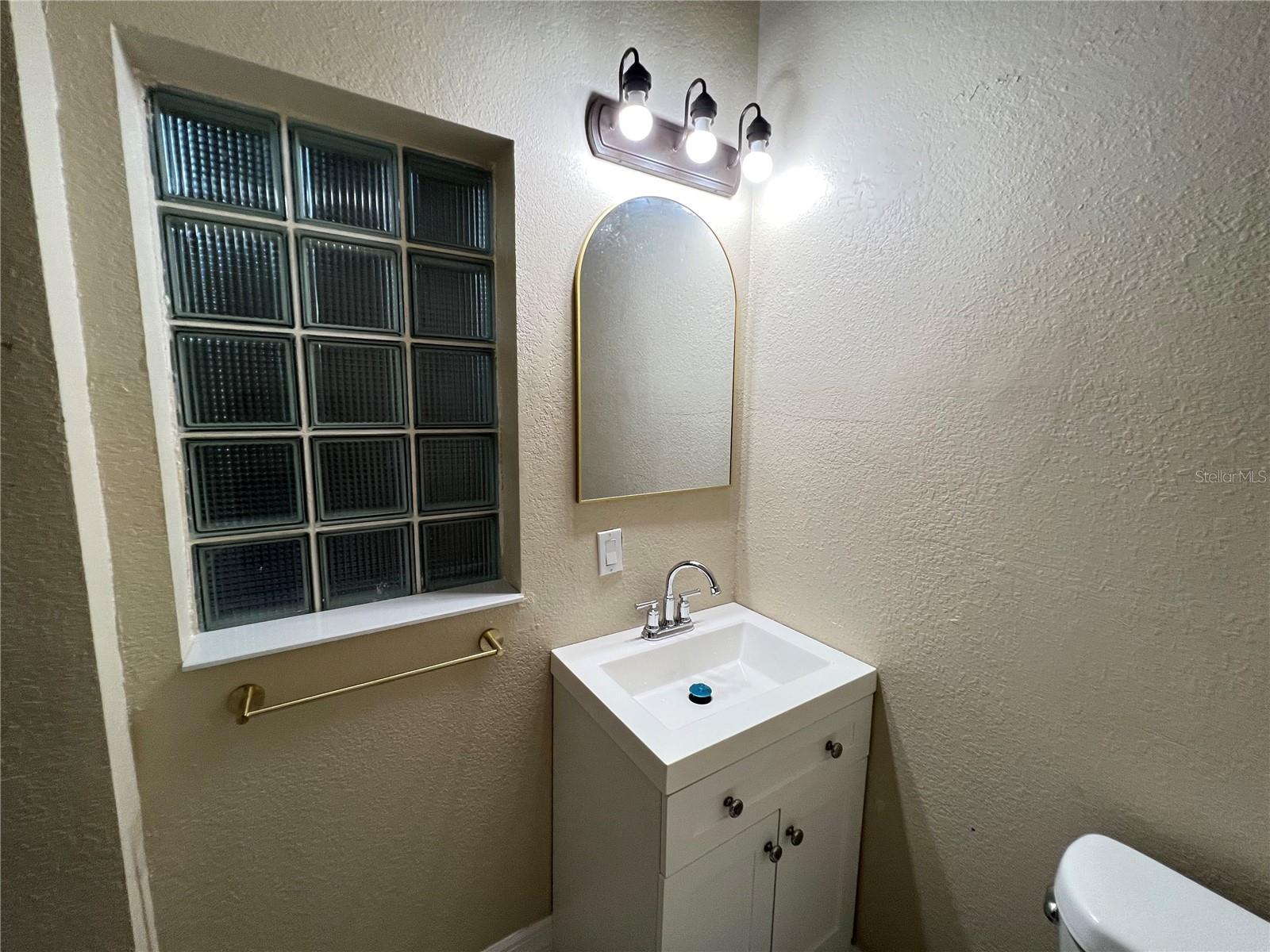 Image 10 of 23 For 6435 Berkshire Place