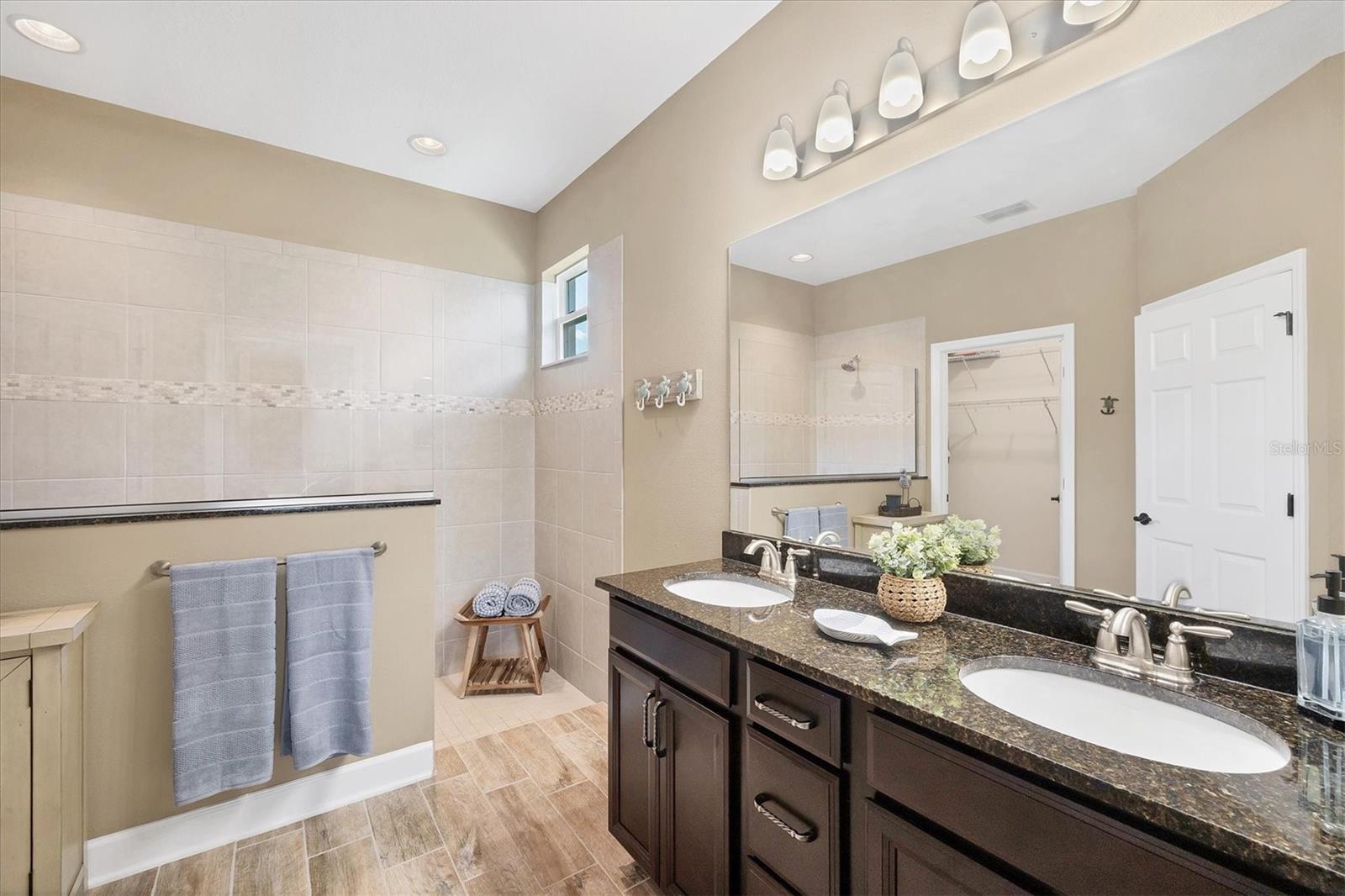 Image 17 of 50 For 25713 Boysen Berry Avenue