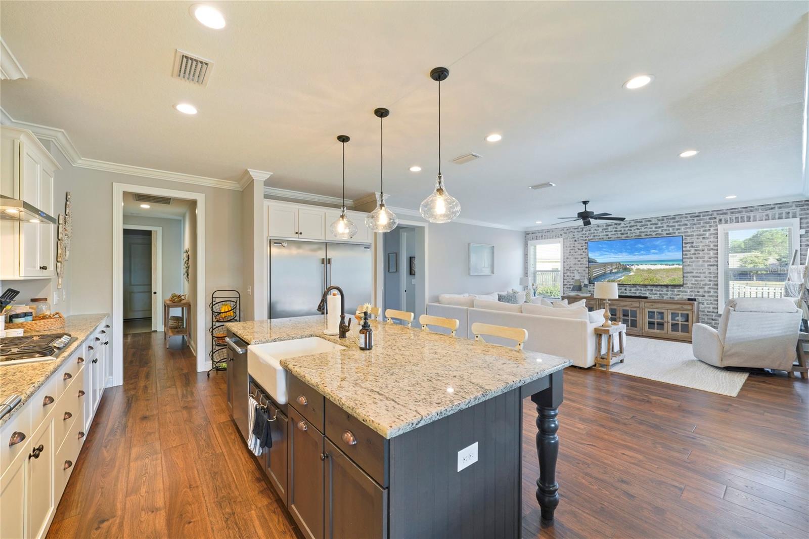Image 10 of 50 For 636 Meadow Lake Drive