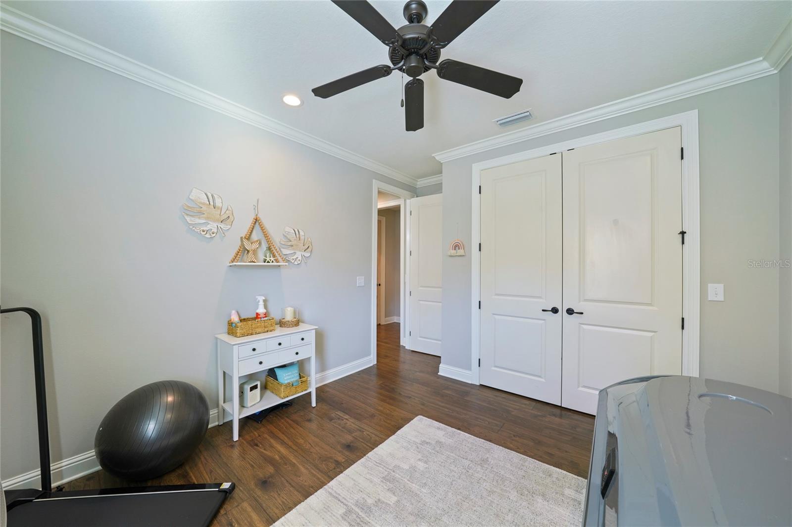 Image 20 of 50 For 636 Meadow Lake Drive