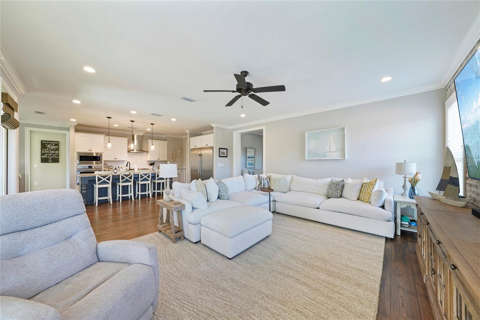 Image 7 of 50 For 636 Meadow Lake Drive