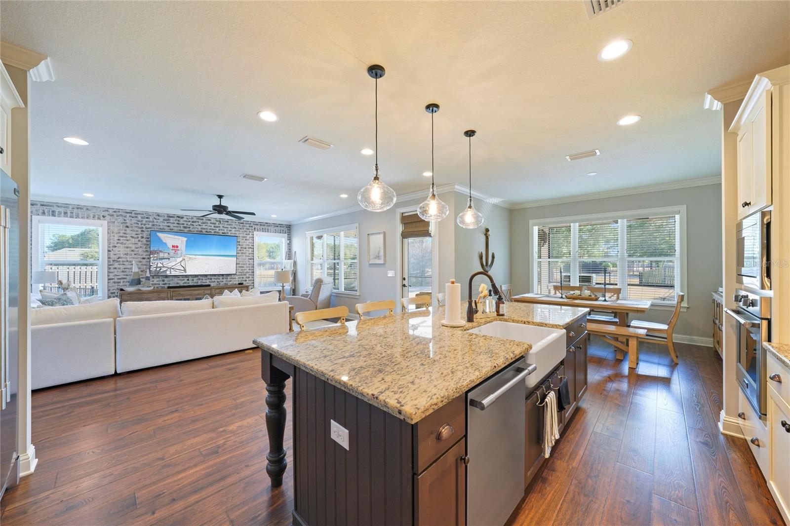 Image 9 of 50 For 636 Meadow Lake Drive