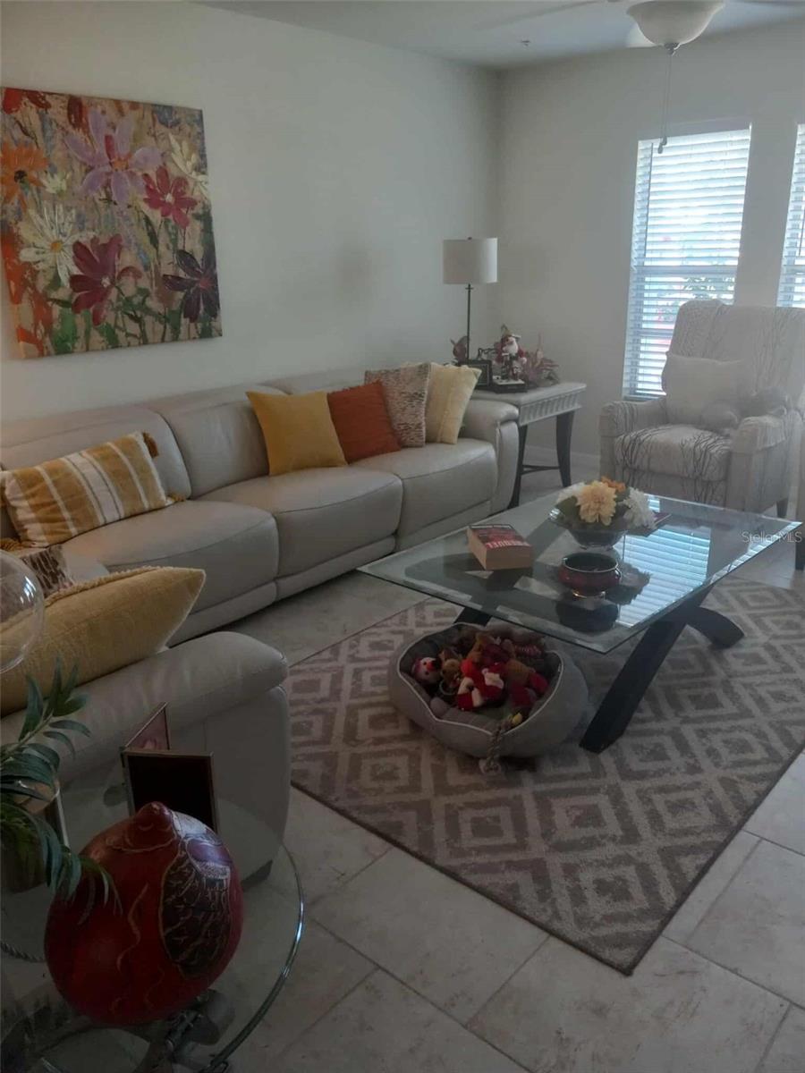 Image 3 of 9 For 1002 Oakleaf Boulevard
