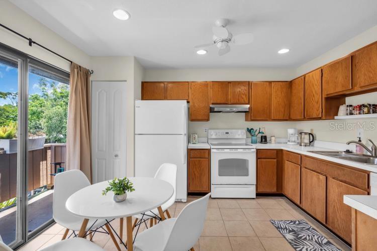 Image 19 of 23 For 1626 Brookhouse Drive 235