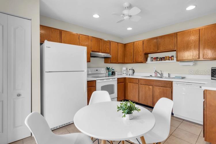 Image 21 of 23 For 1626 Brookhouse Drive 235