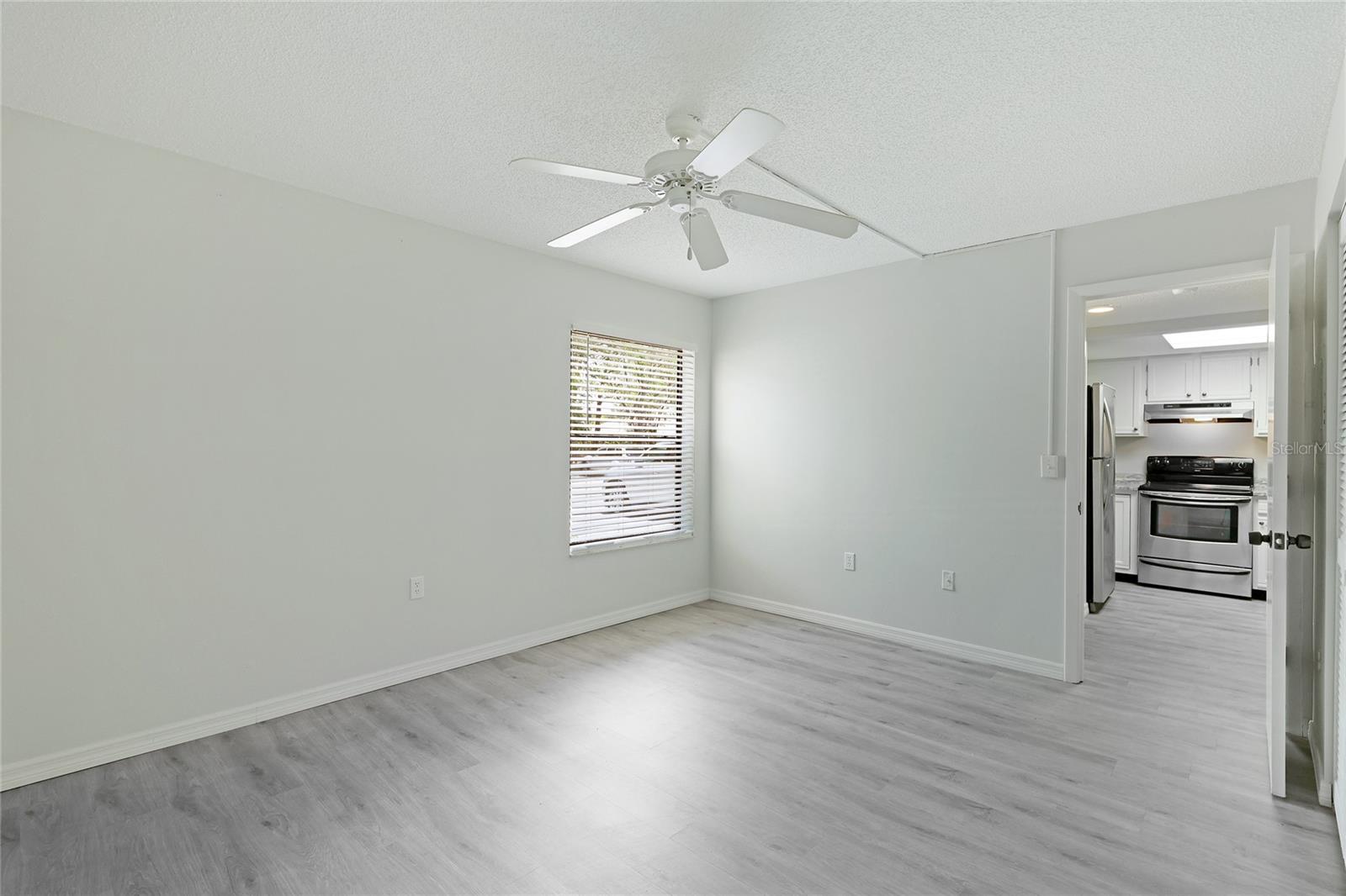Image 13 of 33 For 4576 Ringwood Meadow 5