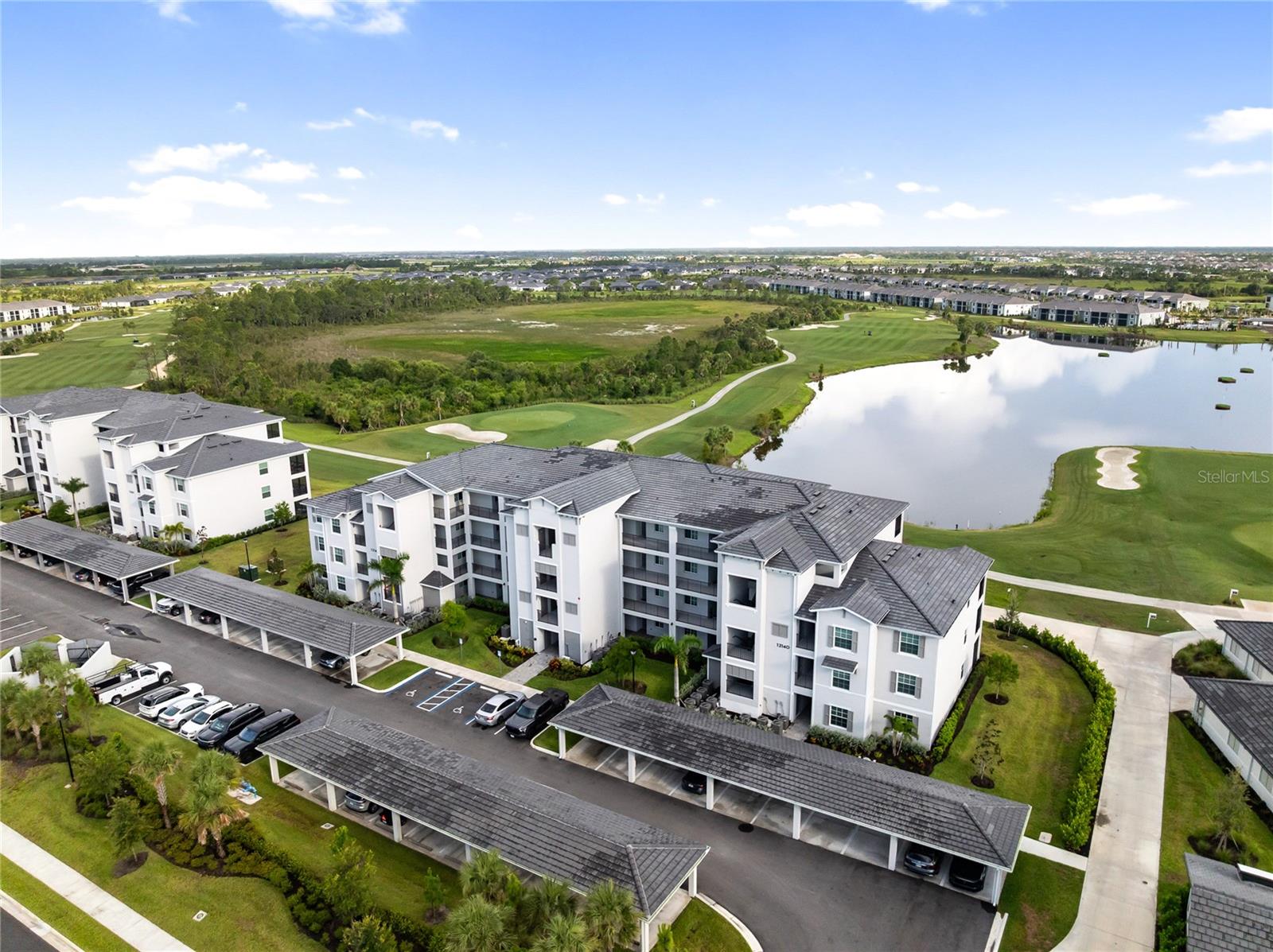 Image 4 of 82 For 12140 Wellen Golf Street 402