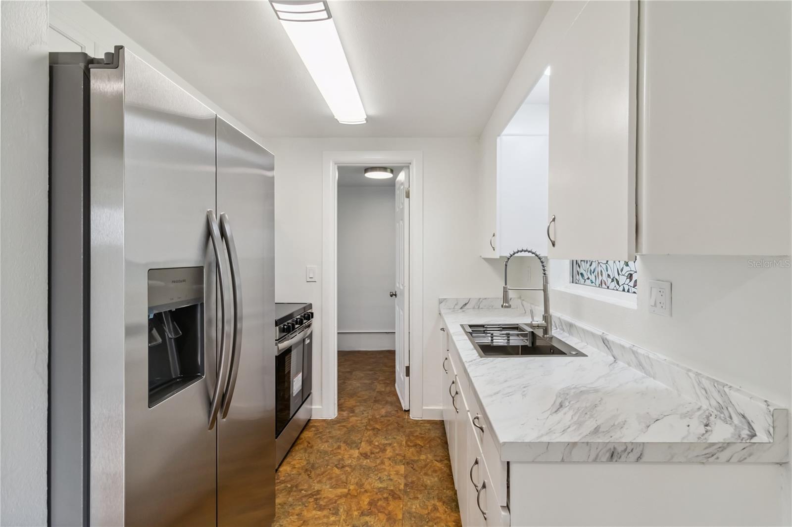Image 15 of 65 For 306 Langsner Street