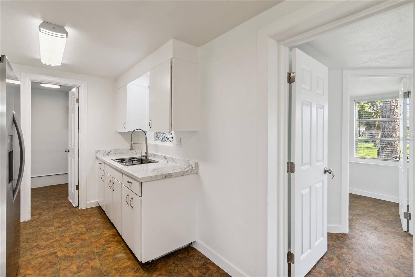 Image 18 of 65 For 306 Langsner Street