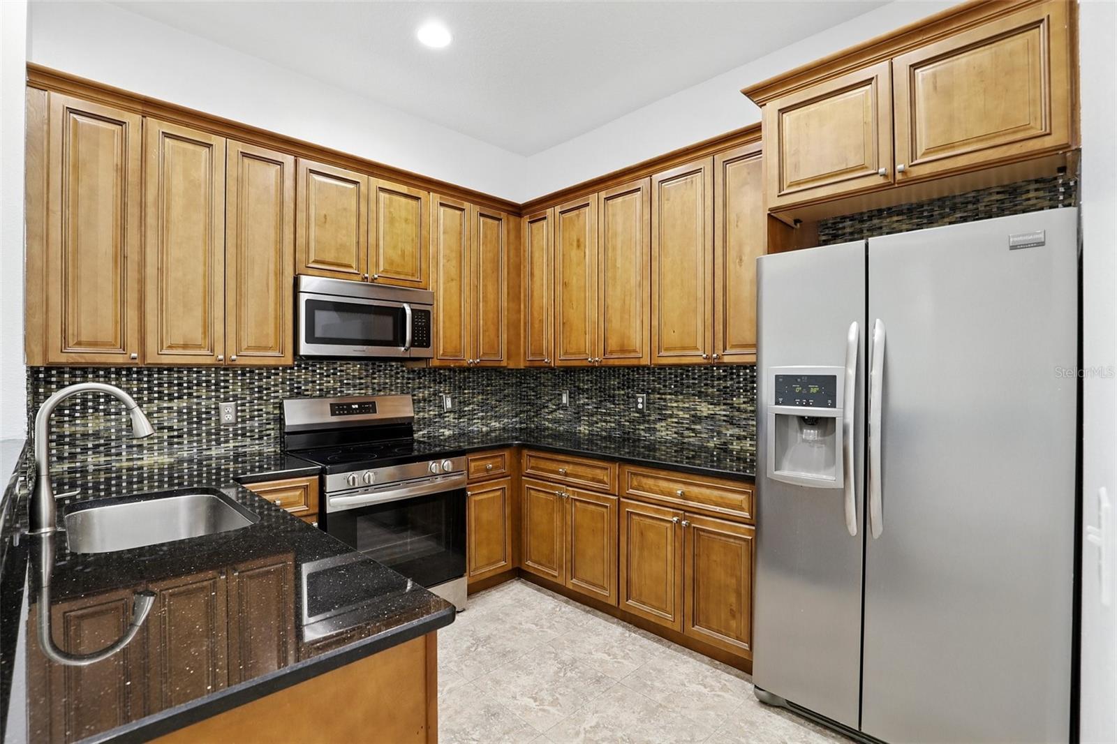 Image 11 of 35 For 12746 Avalon Lake Drive